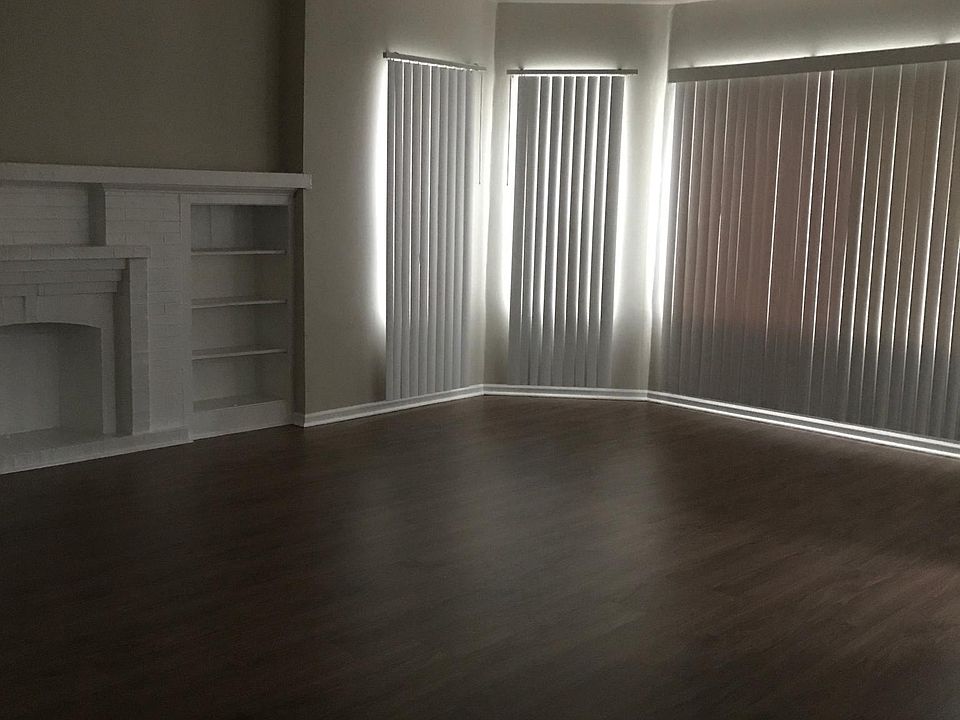 1st image of 7634 S Kingston Ave