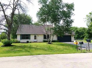 11662 Cedarbrook Rd, Roscoe, IL 61073