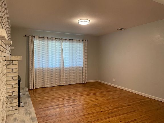 5th image of 938-940 Evelyn Ln
