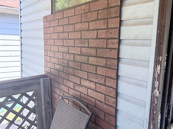 4th image of 2124 Lee Ave