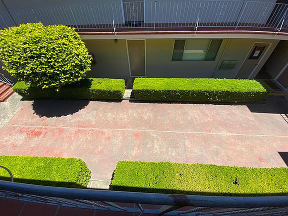 4th image of 416 Commercial Ave #4