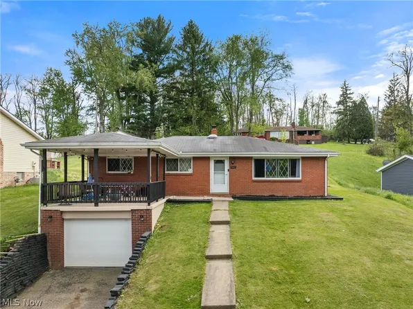 942 Overlook Dr, Wintersville, OH 43953