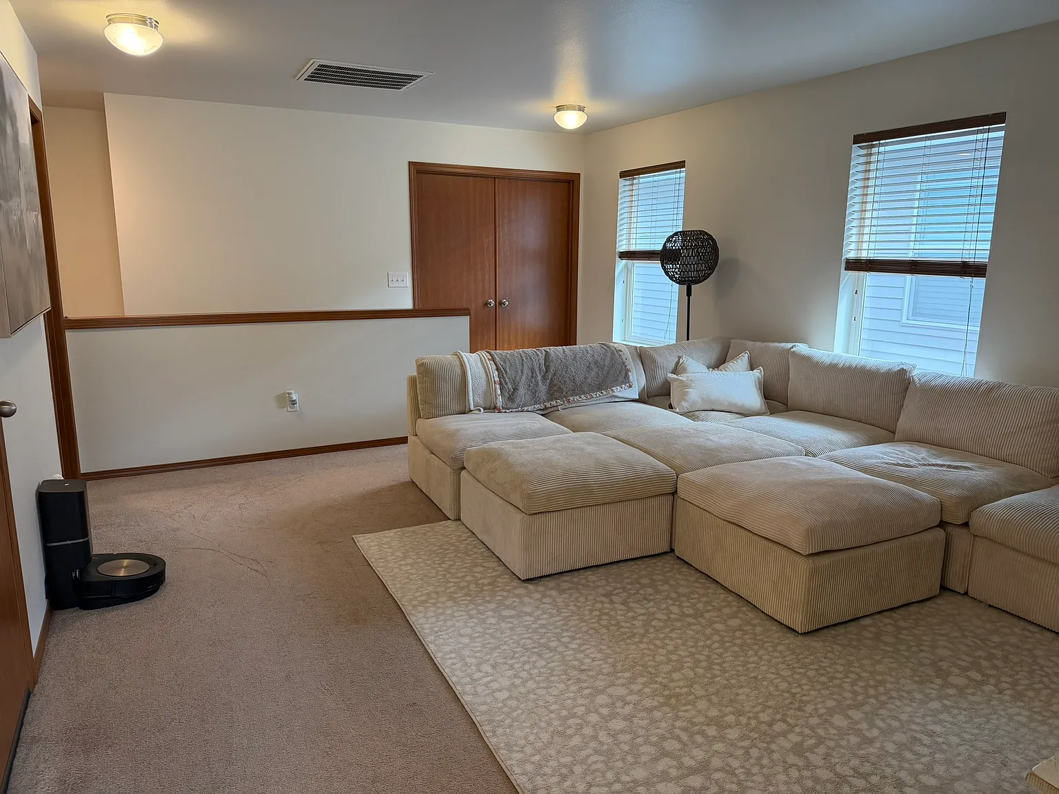 3 bed, 2127 sqft, $3,200 — Photo 2
