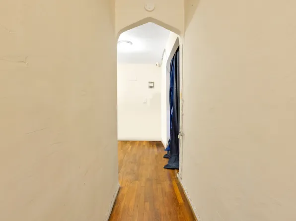 3111 Brighton 1st Place image 15 of 21