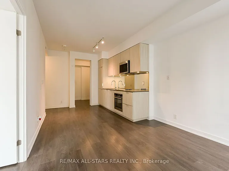 609 Avenue Rd #1001 — Photo 6