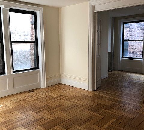 3rd image of 66 Pinehurst Ave Basement 3C