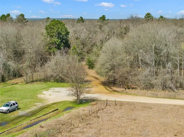 6671 Cotton St, Bedias, TX 77831