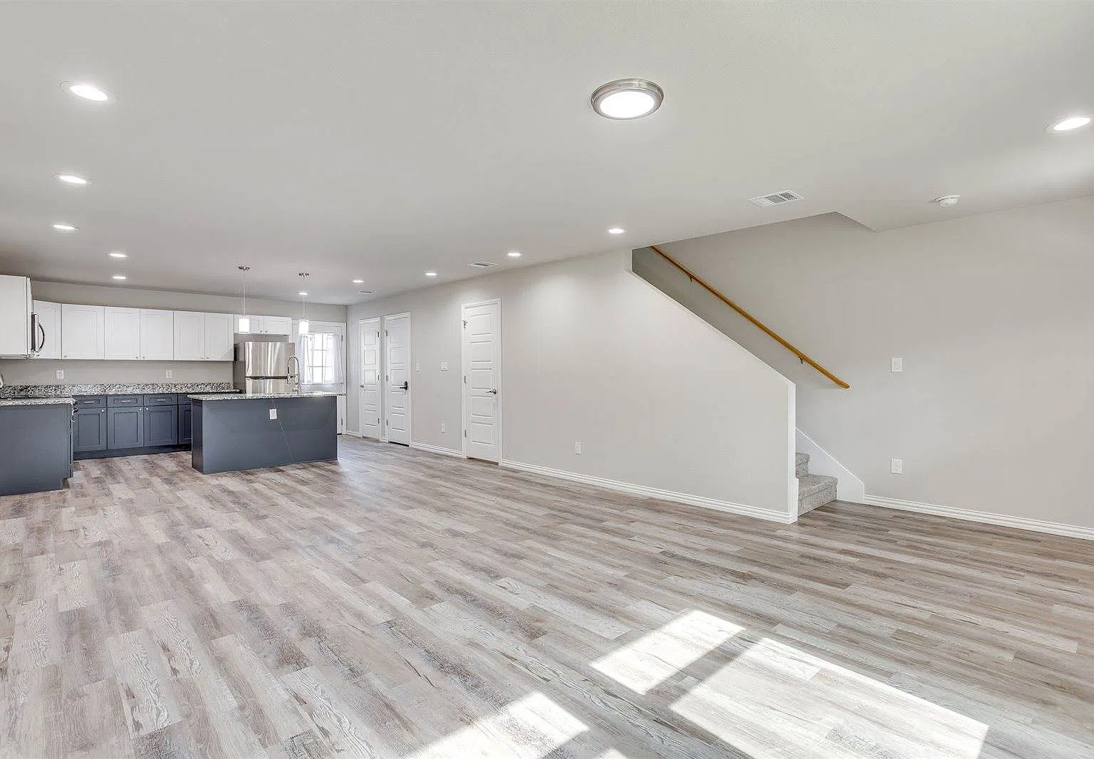 2 bed, 2.5 bath, 1170 sqft, $1,950 — Photo 4