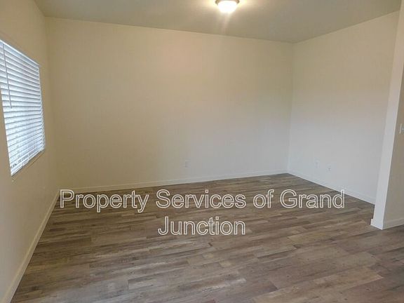 3rd image of 668 Brookwillow Dr #9