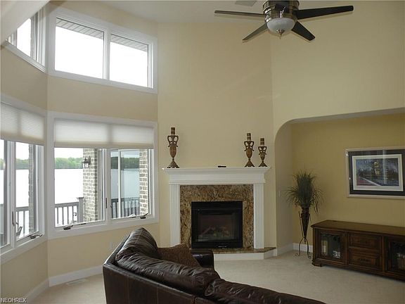 4th image of 1004 Waters Edge Dr #1004
