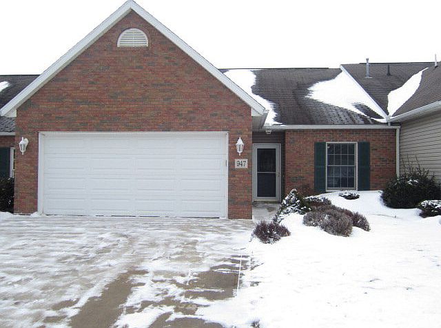 1st image of 947 Oakbrook Dr