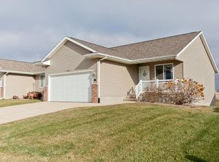 3401 Badger Dr SW UNIT A, Cedar Rapids, IA 52404