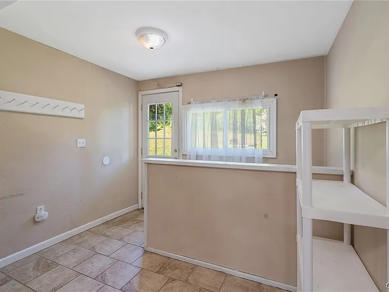 39 John St — Photo 11