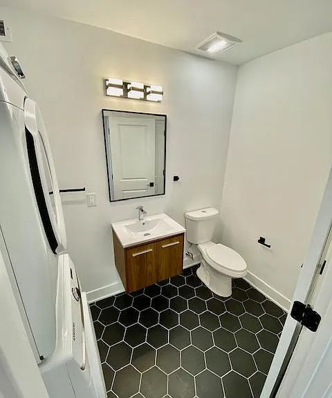 4059 Olive St #3 — Photo 5