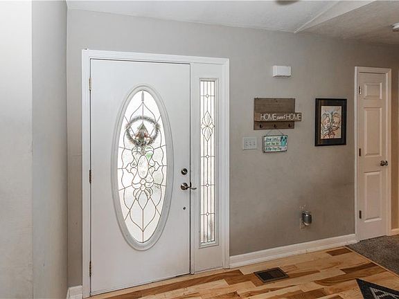 3rd image of 432 Lullaby Blvd