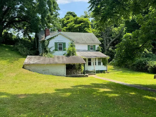 11 Long Ln, Glen Mills, PA 19342