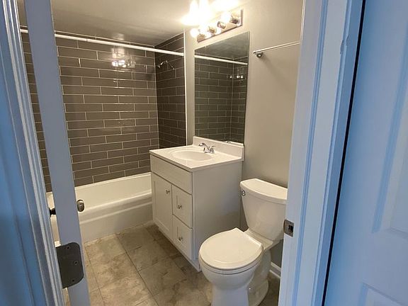 3rd image of 315-329 W Kimbell Ave #315-13