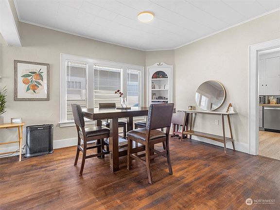 3rd image of 326 Eklund Avenue