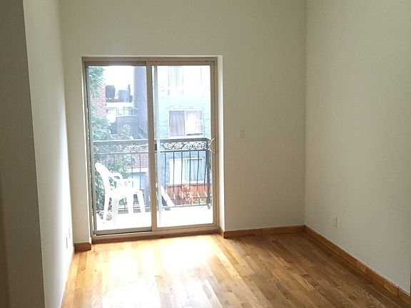 4th image of 526 Lefferts Ave #2