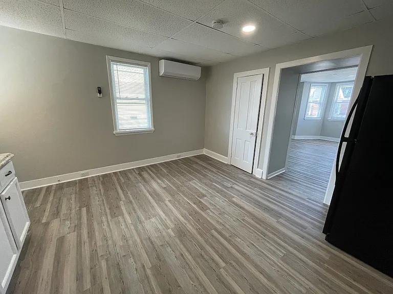 26 N Pine St #3 — Photo 5