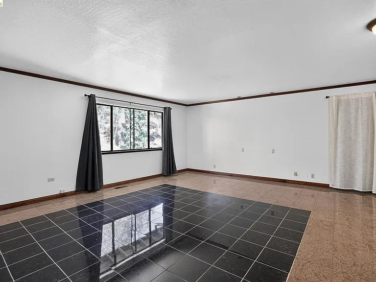 525 Hampton Rd — Photo 14