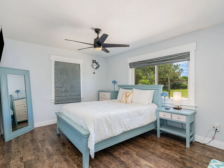 305 Sharon Dr — Photo 12