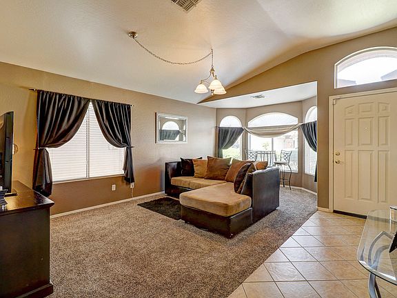 5th image of 2705 E Anderson Dr