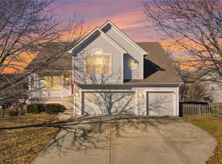 1829 White Tail Ln, Liberty, MO 64068