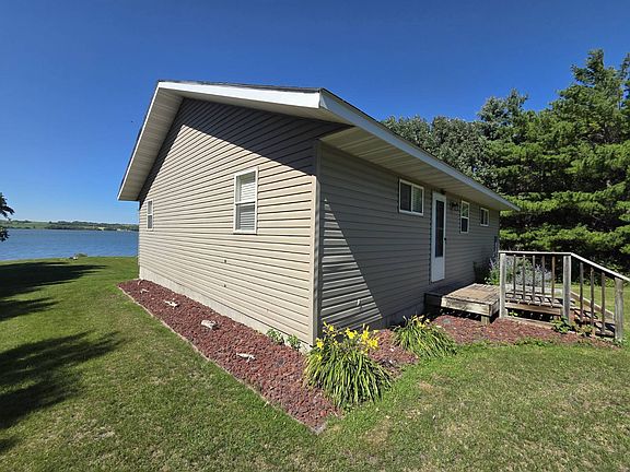 3rd image of 5218 Waterfront Dr