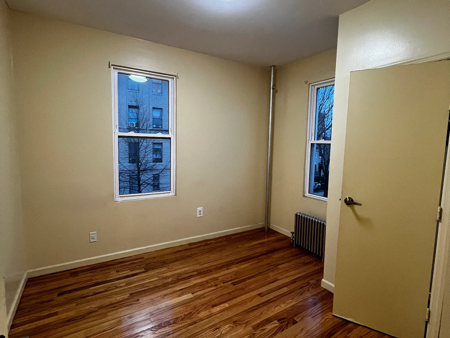4 bed, 1100 sqft, $3,857 — Photo 4