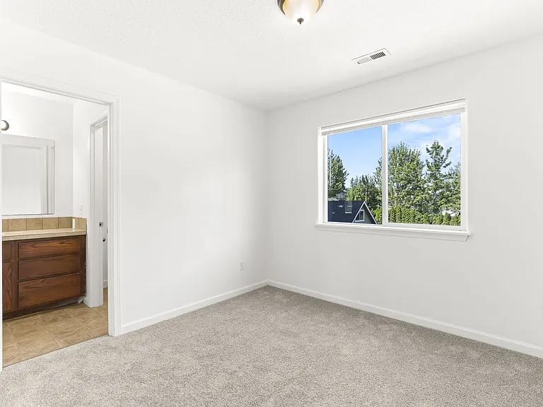 3745-3749 SE 127th Pl — Photo 15
