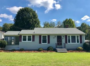 2615 Spicewood Dr, Winston Salem, NC 27106