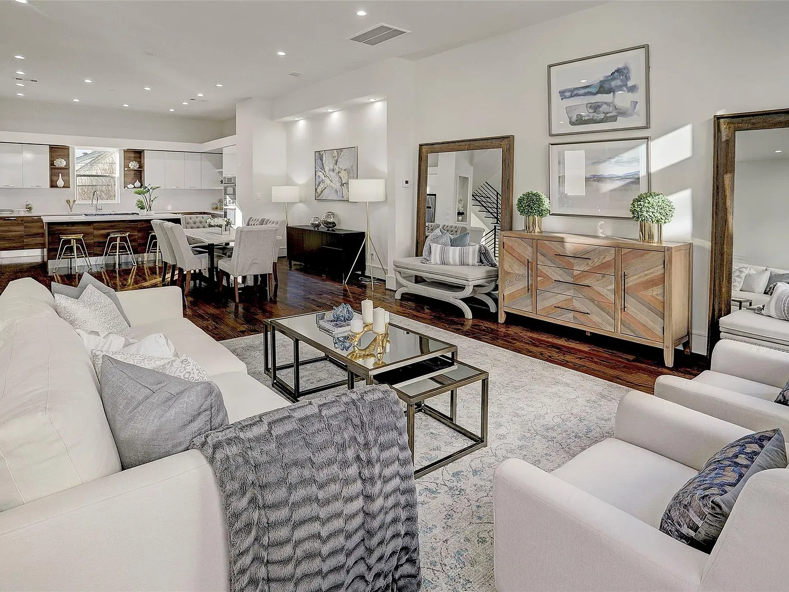 3 bed, 3.5 bath, 3057 sqft, $5,500 — Photo 2