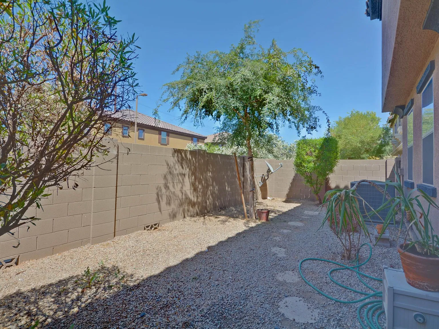 3 bed, 2.5 bath, 1534 sqft, $1,990 — Photo 3