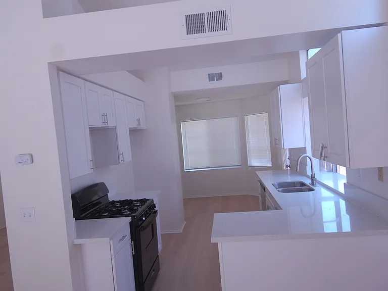 39440 Avignon Ln — Photo 7