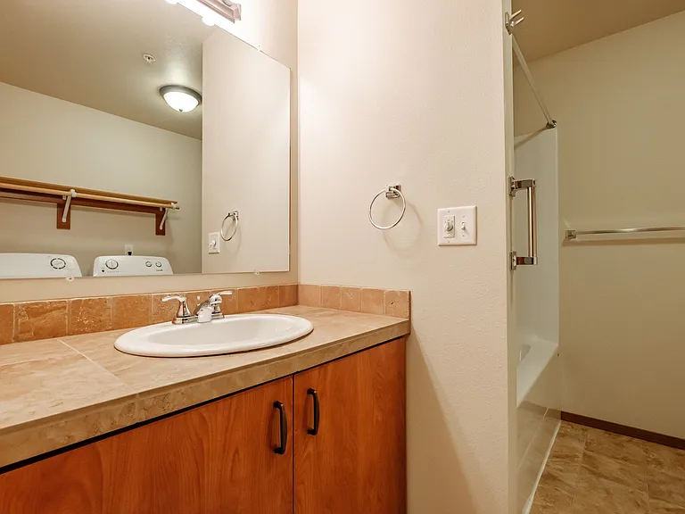Lafayette Place Apartments — Photo 118
