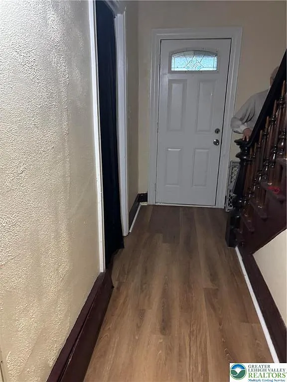 4 bed, 1.5 bath, 2197 sqft, $3,000 — Photo 3