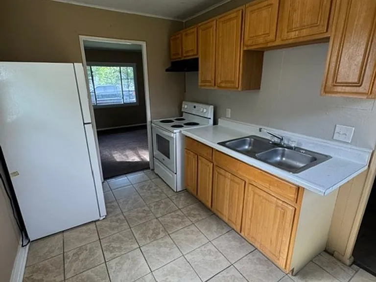 4844 Oliver St — Photo 3