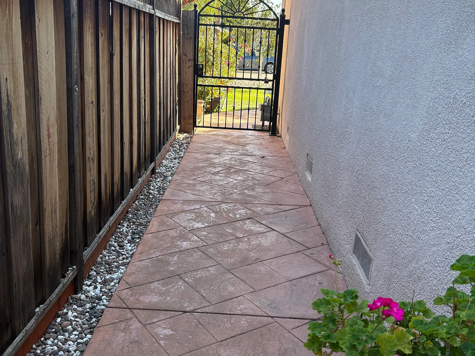 Studio, 350 sqft, $2,650 — Photo 1