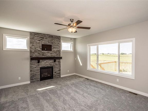 5th image of 717 33rd Sw Ct