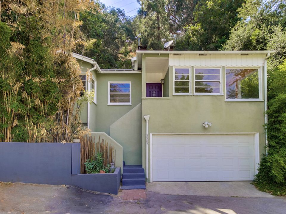 1st image of 8585 Crescent Dr