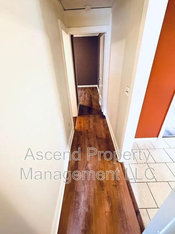 2 bed, 1.0 bath, $1,450 — Photo 4