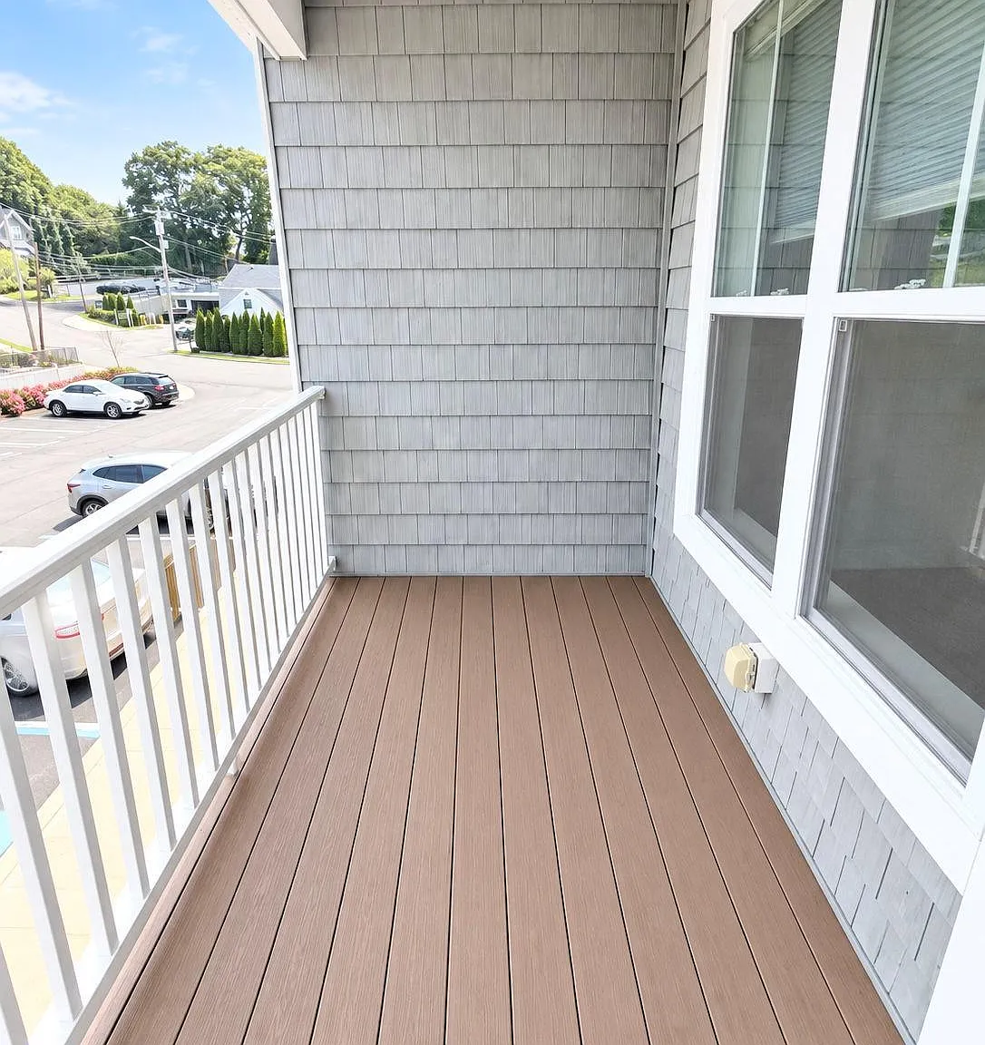 1046 New York Ave — Photo 3