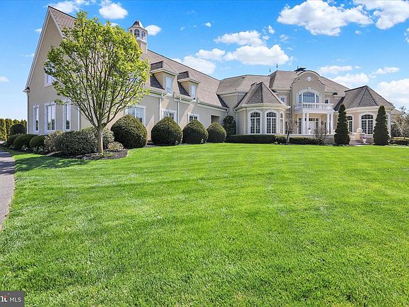 4th image of 1000 Bluestone Dr