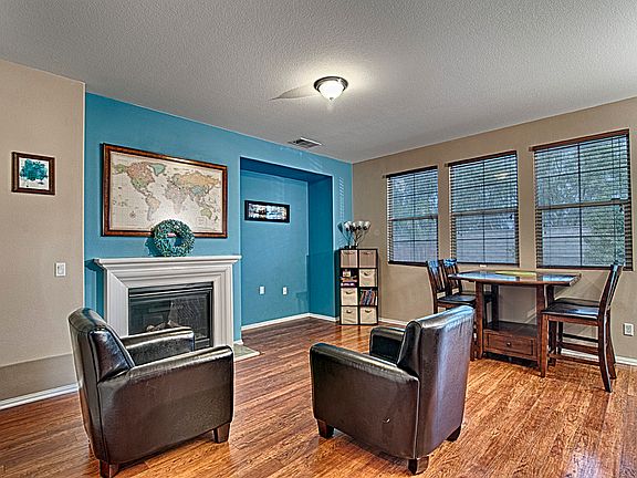 4th image of 40163 Annapolis Dr