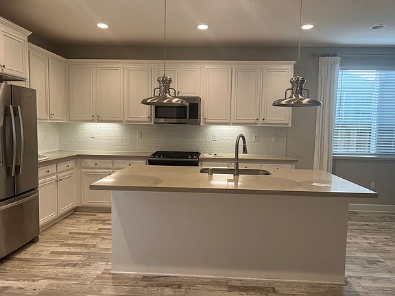 4th image of 1740 Garden Farms Ave