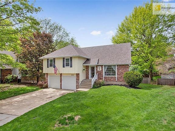 So much curb appeal on this quiet cul-de-sac.