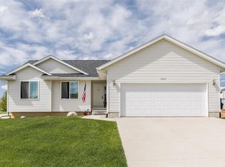 3621 Badger Dr SW, Cedar Rapids, IA 52404