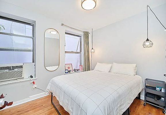4th image of 324 E 61st St #4ER