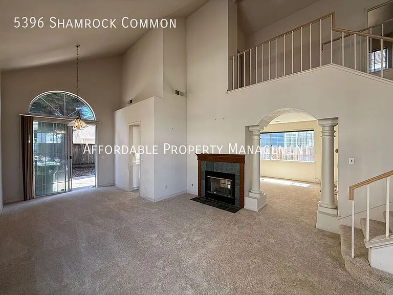 5396 Shamrock Cmn — Photo 2